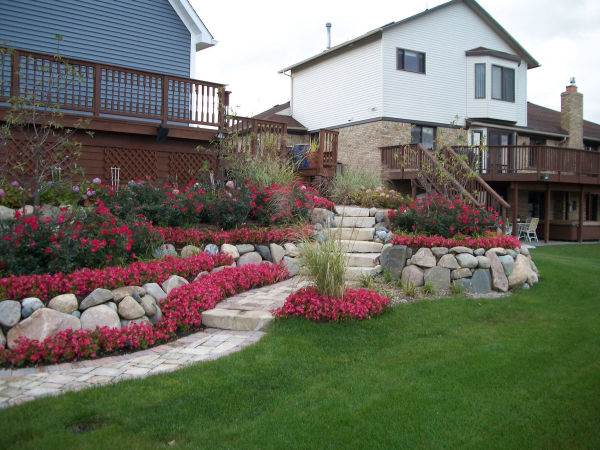 retaining-wall-and-plantings-2 retaining-wall-and-plantings-2