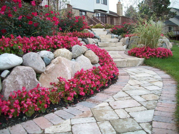 stone paver walkway and and retaining wall michigan  stone paver walkway and and retaining wall michigan
