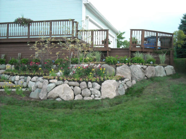Stone Retaining Wall Installation 2 Stone Retaining Wall Installation 2